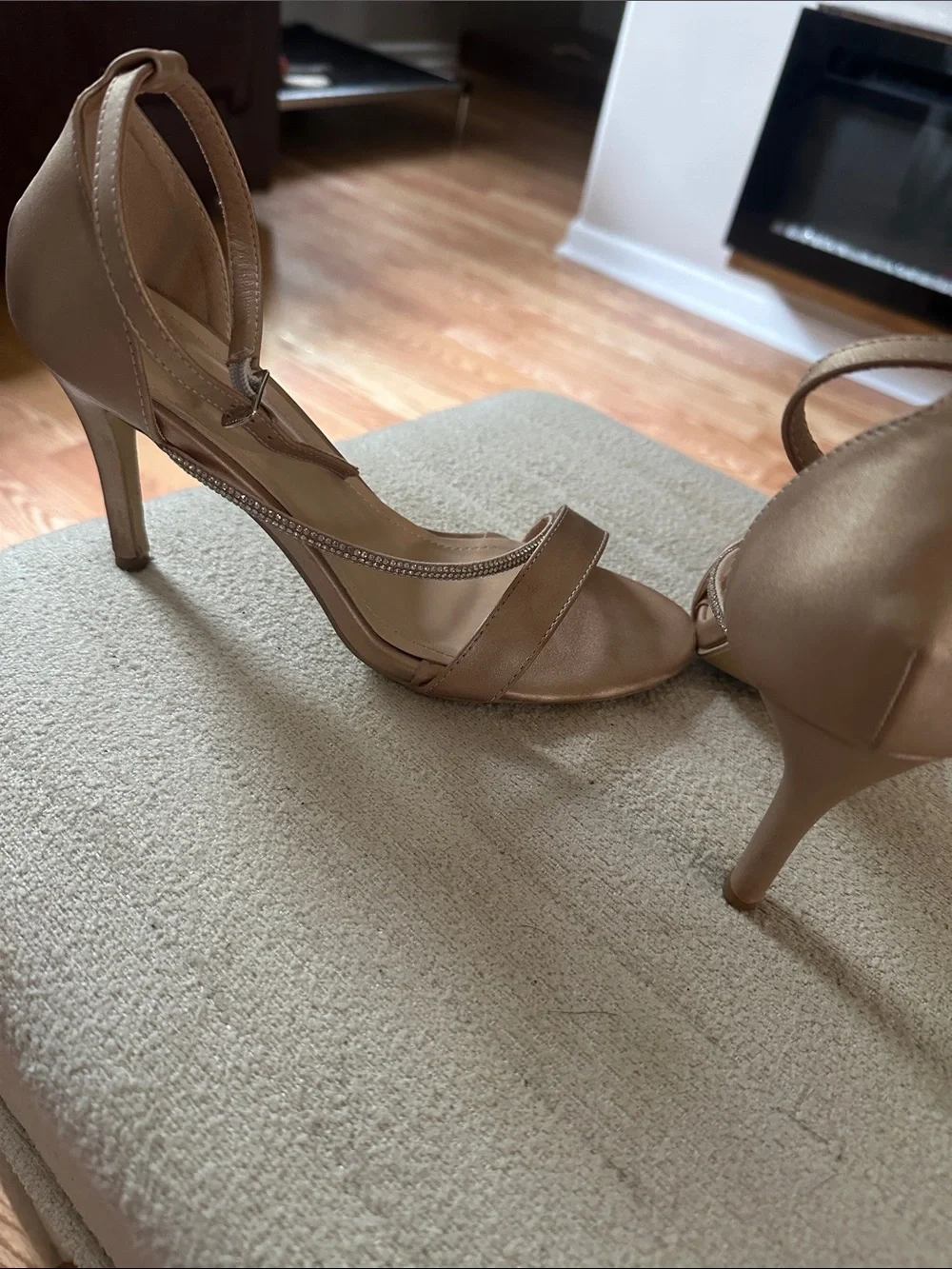 Elegant Ankle-Strap Heeled Sandals in Metallic Tan